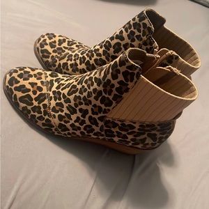Toms Cheetah print booties